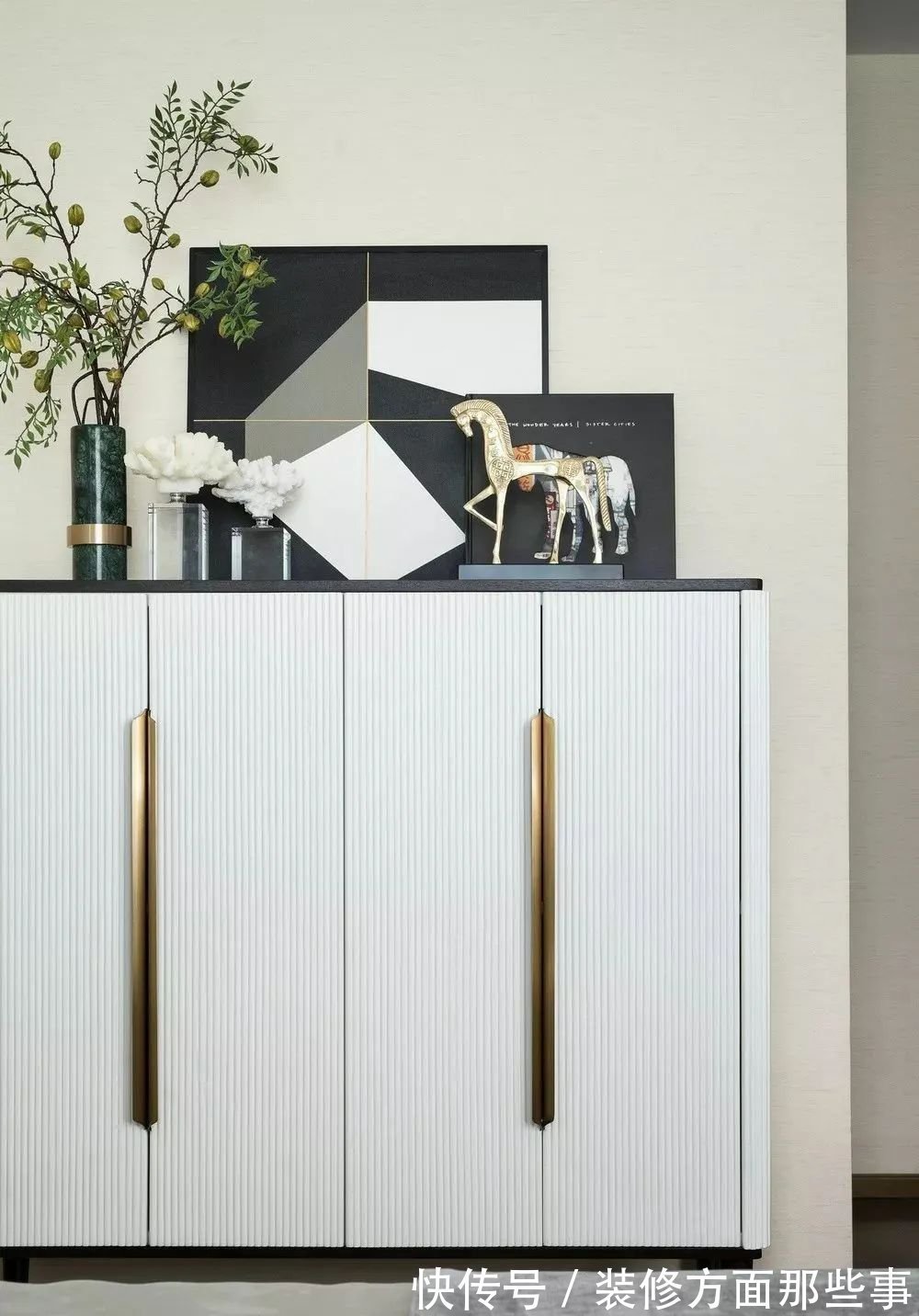 美学|150平新中式装修设计，一进玄关就被迷住了，清雅客餐厅，更是惊艳！