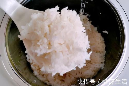 吃法|电饼铛别总烙饼了，教你1个创新吃法，当作小零嘴，香脆更省事