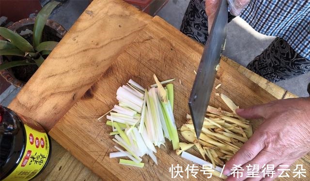 在家做酱牛肉,只需4样配料,牛肉味道香缩水少,能拿去卖了!