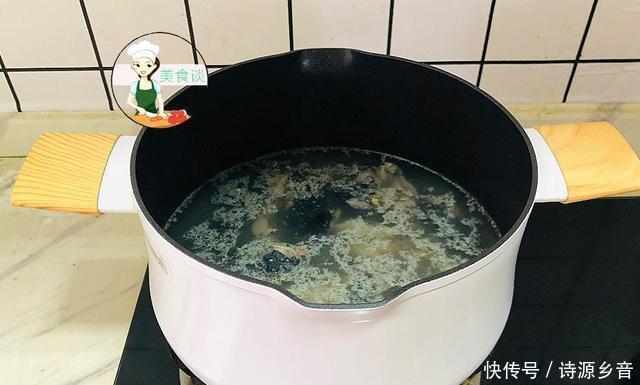 虫草花乌鸡|冷天,此肉女人要多吃,比牛肉羊肉强,煮汤鲜甜营养,冬天不怕冷