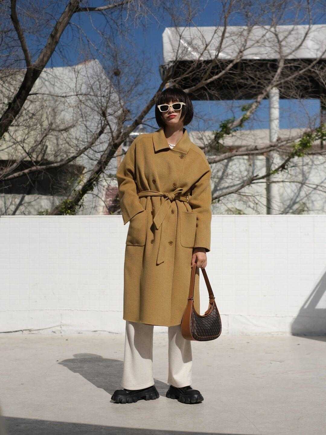 氛围感|圣诞装备可不止有红绿配,跟着博主这样穿,美得高级又与众不同