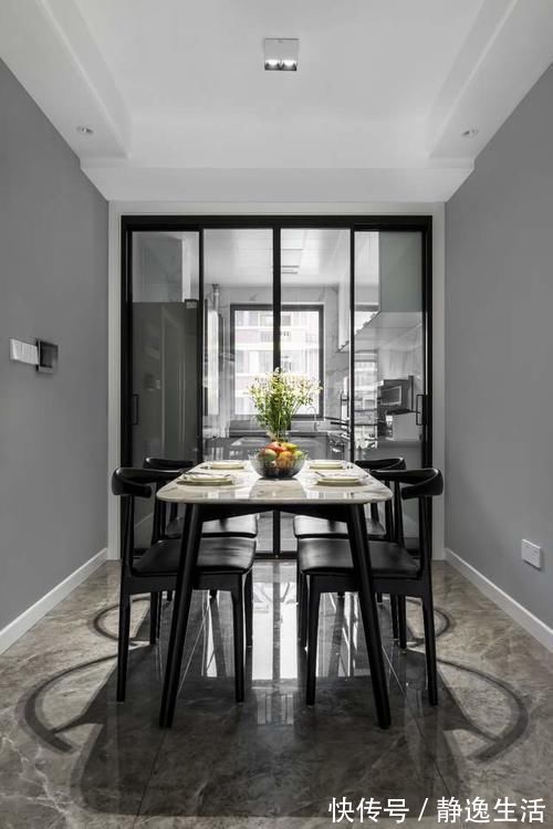 新房|新房千万别乱装，看看他家的设计，客厅变大浪费变小，值得借鉴