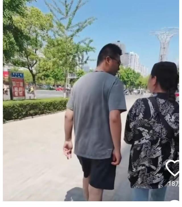 诋毁|相关推荐 许妈遭电话录音诋毁，悦悦跳手势舞《过端午》，网友：端午节团聚