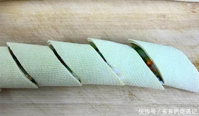 做法超简单的豆皮卷，鲜香美味，一口清脆，好吃到停不下来