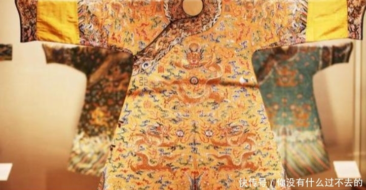 皇帝|古代龙袍造价昂贵,如果脏了怎么办?网友:贫穷限制了我的想象力