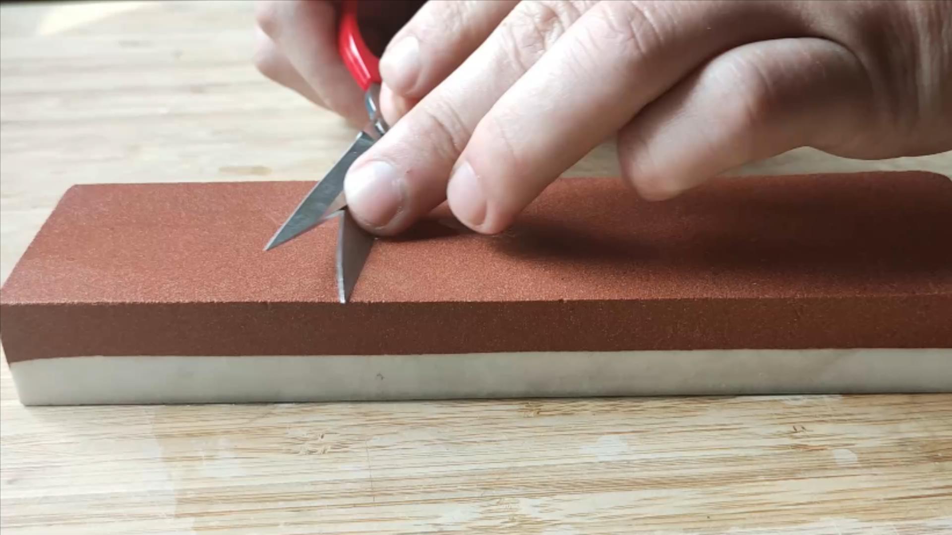 不管剪刀有多钝,学会一招,立马锋利如新,剪棉花非常轻松简单