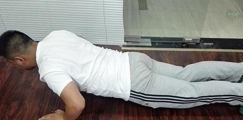 身体机能|为何要常做俯卧撑?男性每天做40个俯卧撑,好处多到你想不到