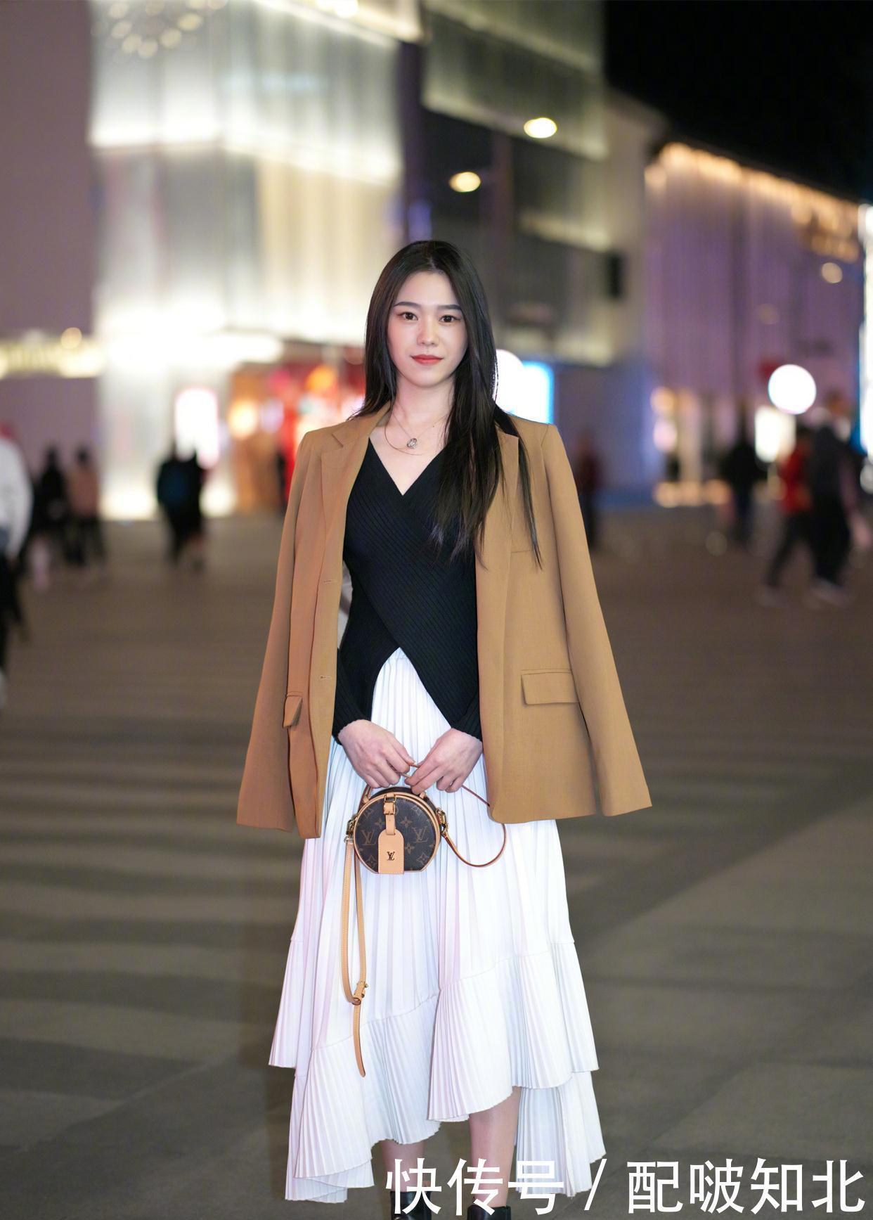 春季衣服不用多买,“5种外套”拯救单调穿搭,百搭高级显气质