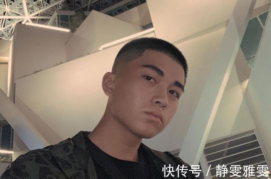 男生|男生有这2种脸型特征,很适合剪“寸头”发型,阳光又帅气