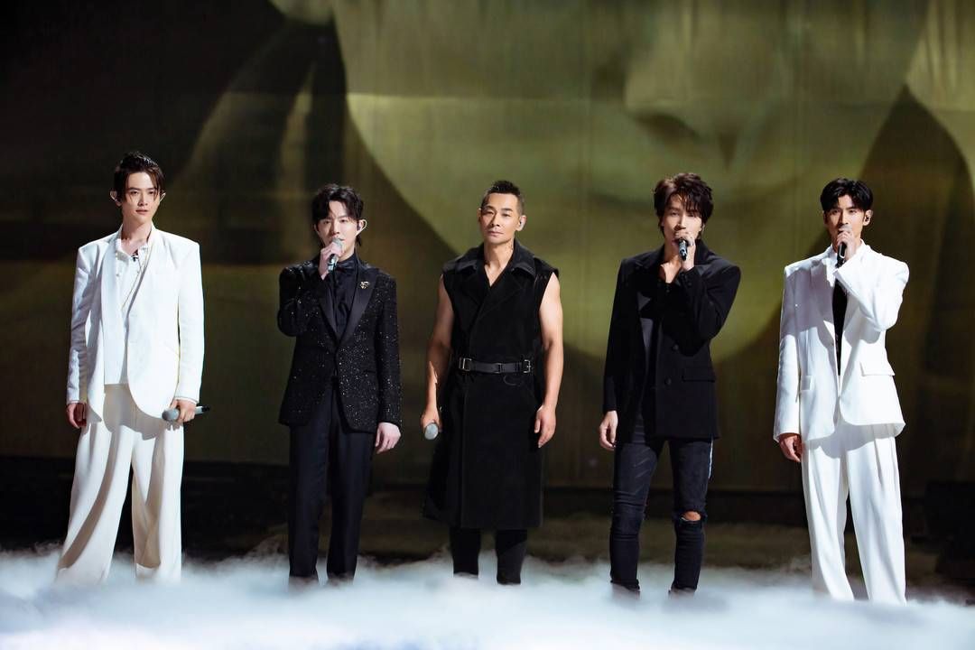 情怀|质感舞台掀起“情怀杀”《披荆斩棘的哥哥》开启滚烫人生