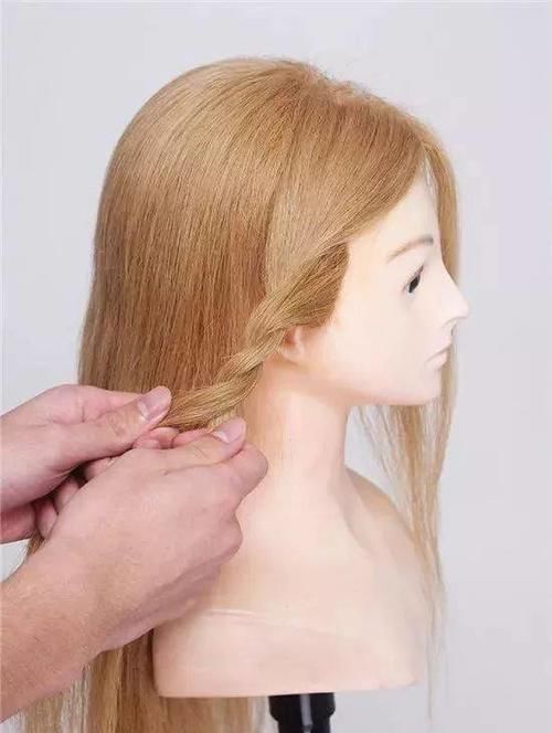 半扎发这样扎，简单又漂亮