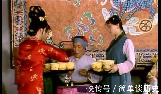 善终|刘姥姥之所以能在《红楼梦》中善终, 她的高情商你不得不服!