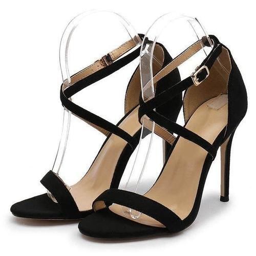 尖头 今年最流行穿这样的高跟鞋,比穿休闲鞋时髦