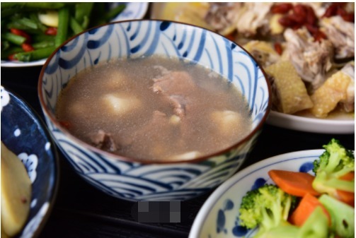  茭白炒牛肉|4菜1汤的周末晚餐，荤素搭配，其中一个是家人最爱吃的，赞不绝口