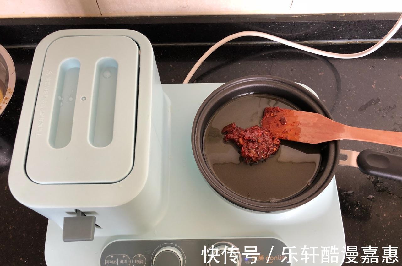 更年期|家常肉末豆腐,加入豆瓣酱,香辣过瘾,软嫩可口,吃着真过瘾