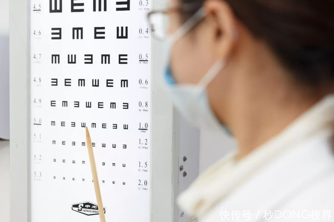 小天|触目惊心！家长一念之差，10岁男孩近视涨到800多度！