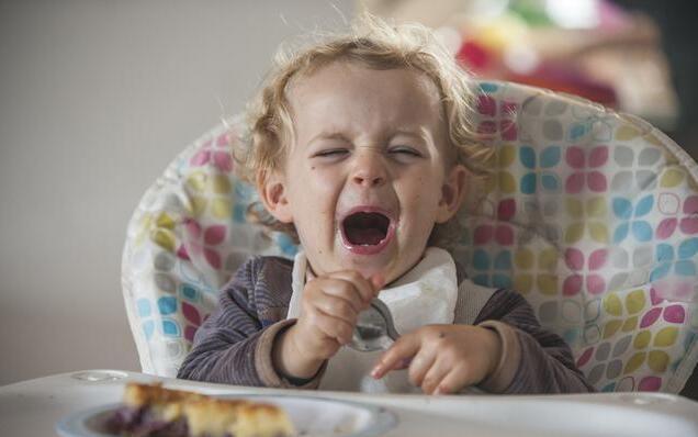 情绪|两岁孩子爱发脾气,不知道怎么处理北大教授教你解决这个问题