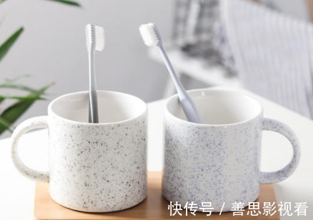 芹菜木耳|糖尿病睡觉前绝不能做的“4件事”，对胰腺和血糖都非常不好