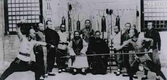 贴身|他53岁一拳打倒霍元甲，是慈禧的贴身侍卫！