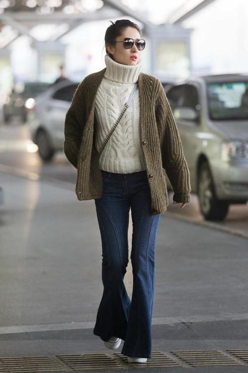 今年春天火了一种穿法，叫：“毛衣＋喇叭裤”，复古时髦有女人味