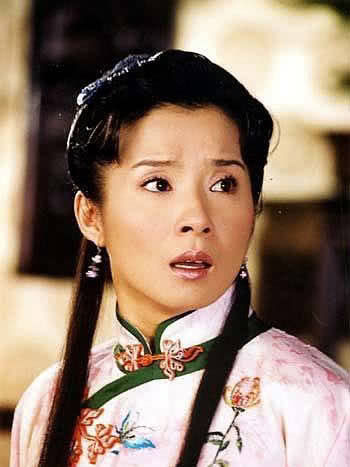 之后相继出演了《青青河边草》,《鬼丈夫》,《新月格格》,《断掌顺娘