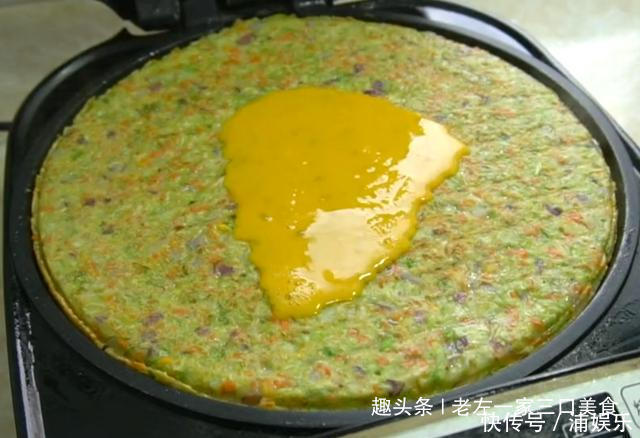 一颗白菜3个蛋,教你懒人早餐新吃法,不炒也不炖,比馅饼还要香