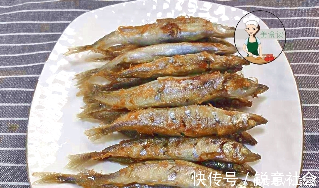 煎鱼破皮还炸锅?有人说锅擦姜片,有人说撒盐垫底,其实都不全对