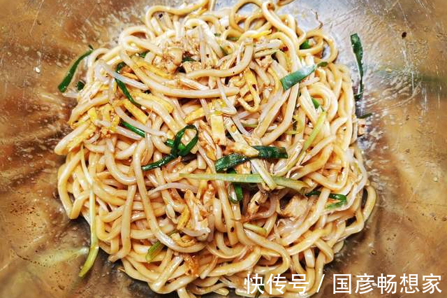 凉水|做凉面,不要再过凉水了,大厨教你一招,面条爽滑筋道,越吃越香