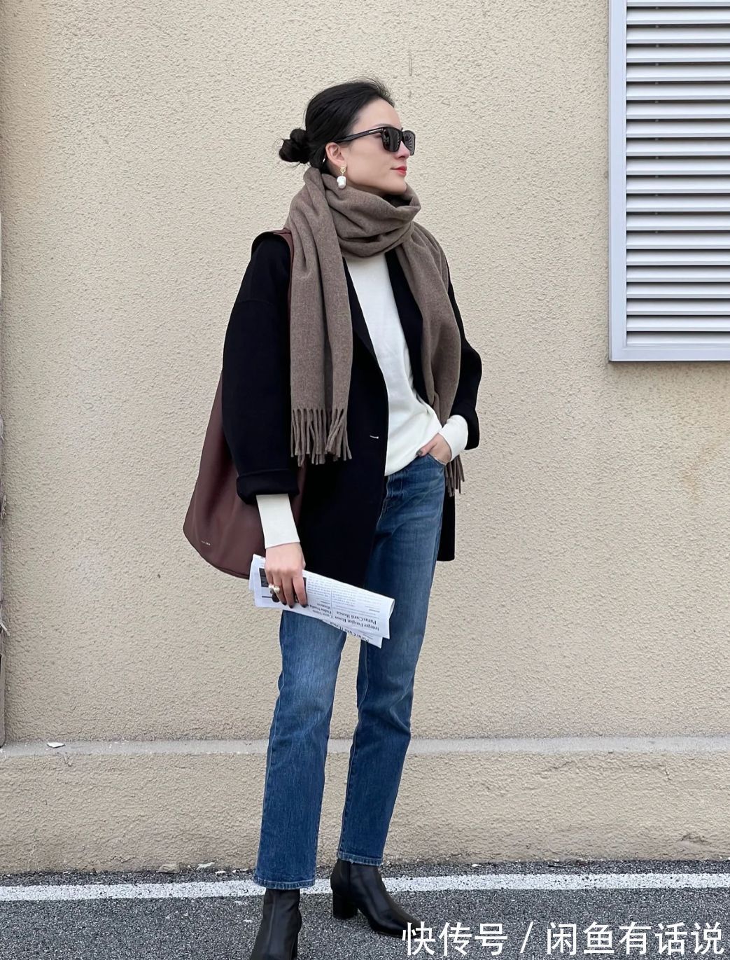 裙子|穿大衣别跟风配裙子了,搭这4种“裤子”更实用,中年女人也适合