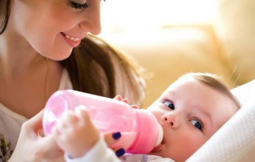 添加|宝宝什么时候可以尝试喝酸奶?添加时间有讲究,不少家长都没注意