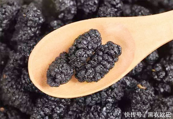 50岁后就“满头白发”多吃天然“染发剂”，头发