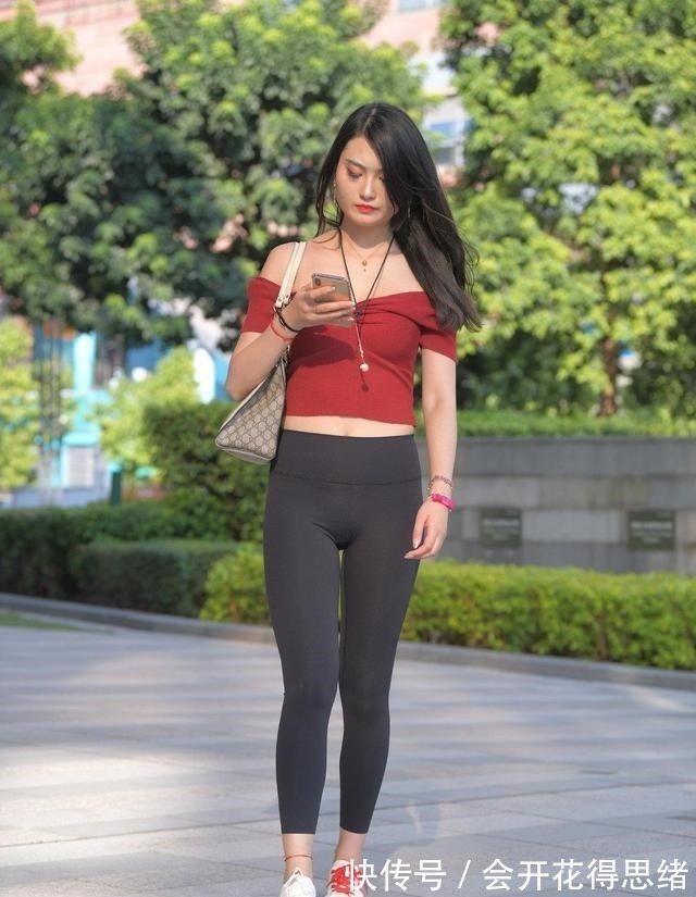 莫代尔 见识了“小黑裤”,想必打底裤也该收一收了,这样穿时髦又优雅!