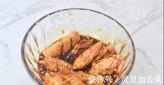 尝尝这道菜，能使你胃口大开，食指大动！