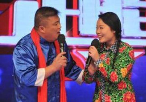 天差地别的王小丫和草帽姐一个低调无冕之王,一个浮夸遭人唾弃