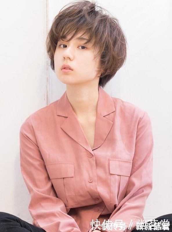 小姐姐|圆脸发量少的女生适合哪种发型?剪这7款发型瘦脸减龄还显发量多