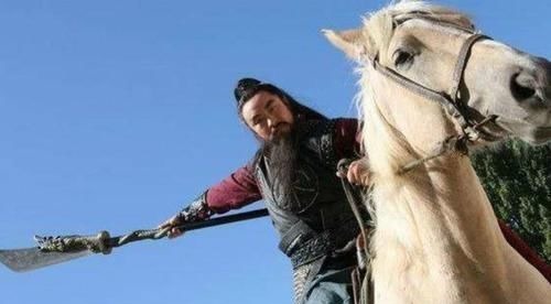 关胜$林冲与关胜谁更强?吴用与宋江的一番谈话,言之凿凿