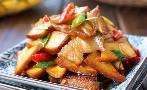 每一口都是那么香那么鲜的年夜饭，一道道端上桌，家人抢着吃！