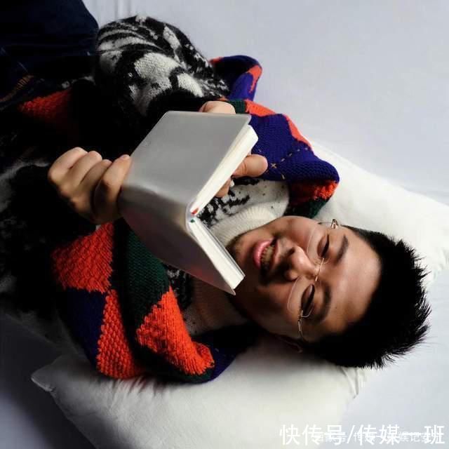 王建國(guó)|脫口秀大會(huì)決賽名場(chǎng)面:周奇墨奪冠，呼蘭力挺好兄弟王建國(guó)很催淚