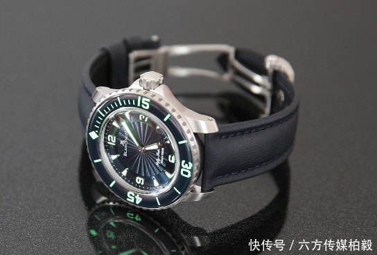 三十岁的生日礼物，为海洋而生的宝珀五十噚，直击心底的一抹蓝