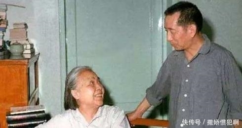  同床|丁玲：被囚禁狱中3年，与嫌疑犯同床共眠，狱中产下一名女婴