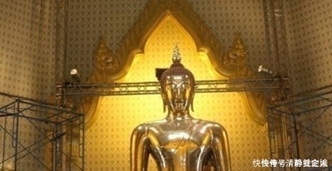 世界第一大佛蒙尘200年,搬运摔裂现出金身,如今成三大国宝之一