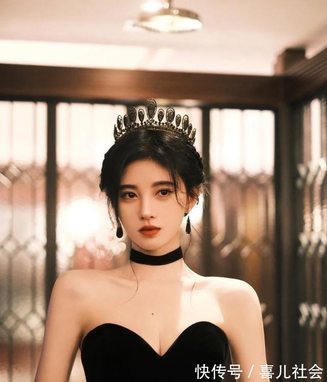 高颅顶 告别假发片,赵露思同款“头包脸”发型超显瘦!