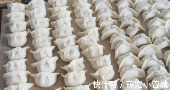 放在冰箱|为什么自己包的饺子放在冰箱里总冻裂？教你一招，怎么冻都不怕裂
