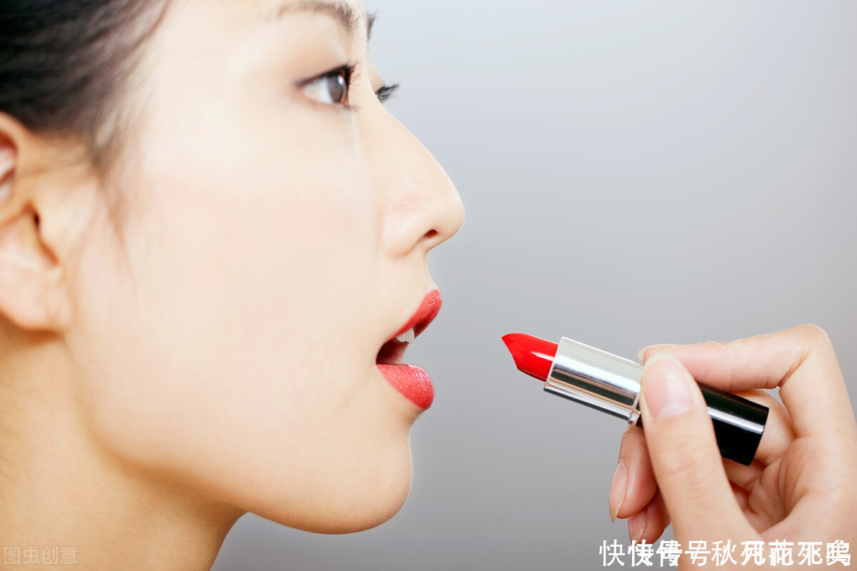 面膜|女人年龄再大，只要坚持这些习惯，就算不化妆也显得年轻