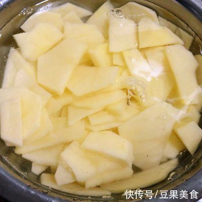 #味达美名厨福气汁，新春添口福#洋葱香菇胡萝卜炒土豆片