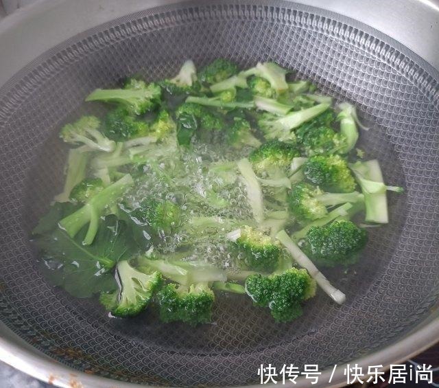 家常|尖椒炒西兰花,家常小炒,美味下饭!