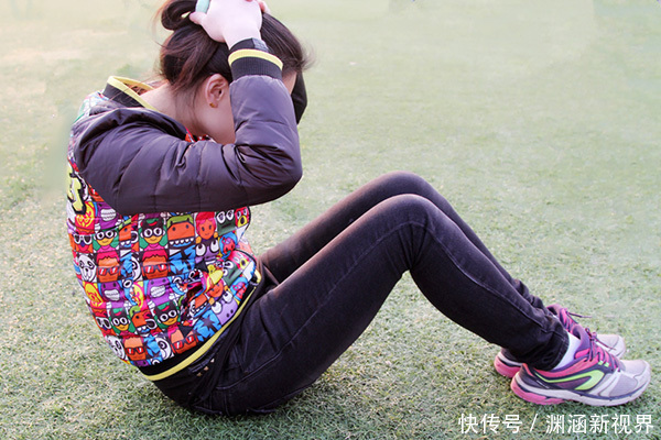 女性48岁后，为啥有人很显老，有人却依然如少女，差别在哪