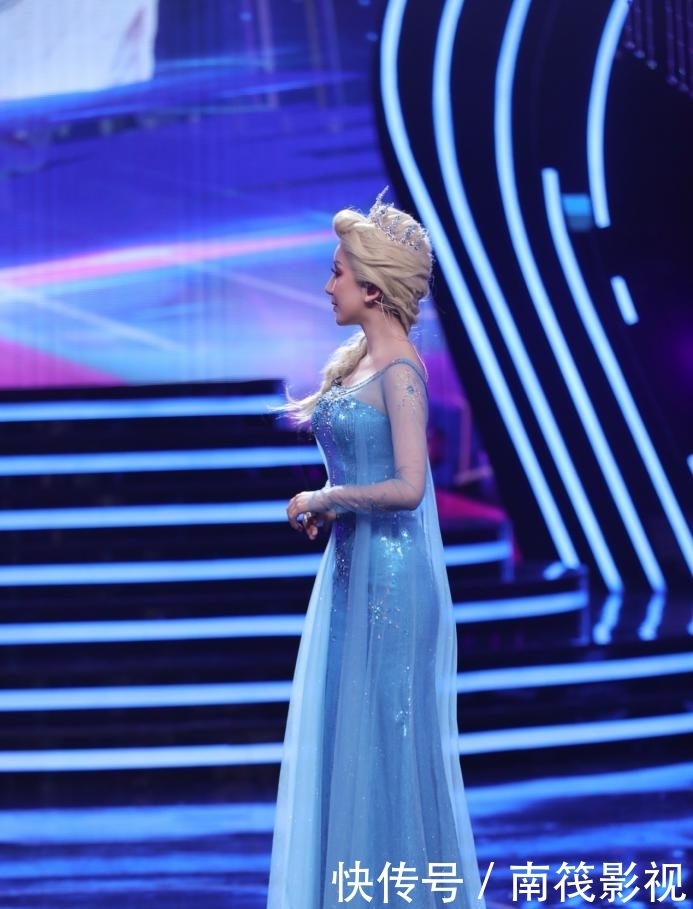 《百变大咖秀》蝉联双网收视第一 乔杉、锤娜丽莎模仿相声名家欢乐再续!