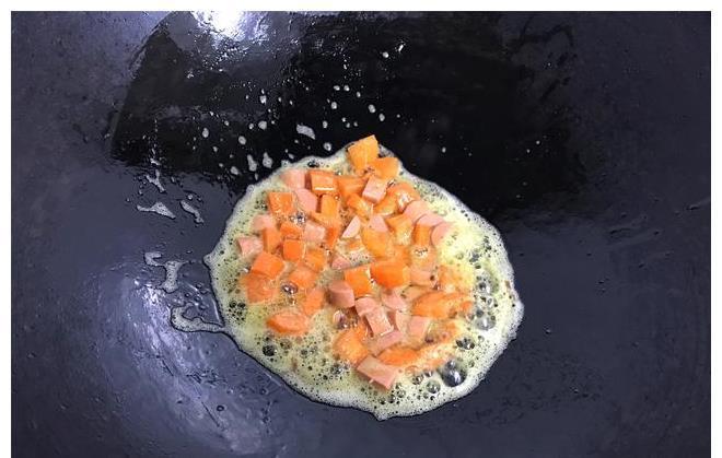 馒头|1个馒头2个鸡蛋,做成快手早餐,酥脆可口又营养,孩子最爱