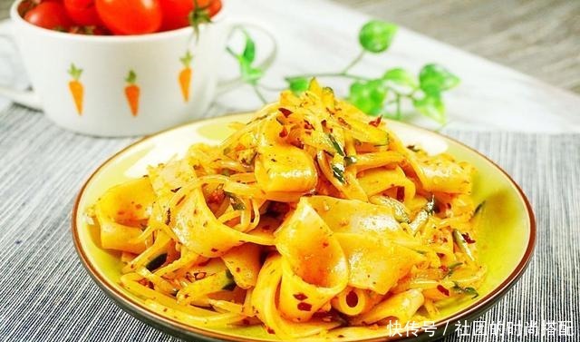 自制凉皮也可以满口留香,它的秘诀就是这个!一盘都不够吃